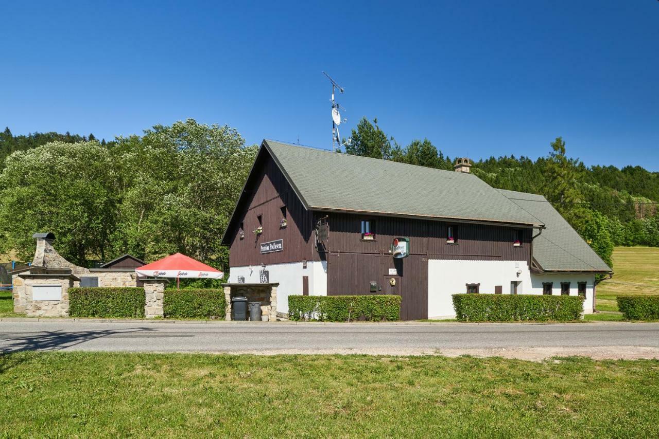 Penzion Pod Lesem Hotel Hodkovice Exterior foto